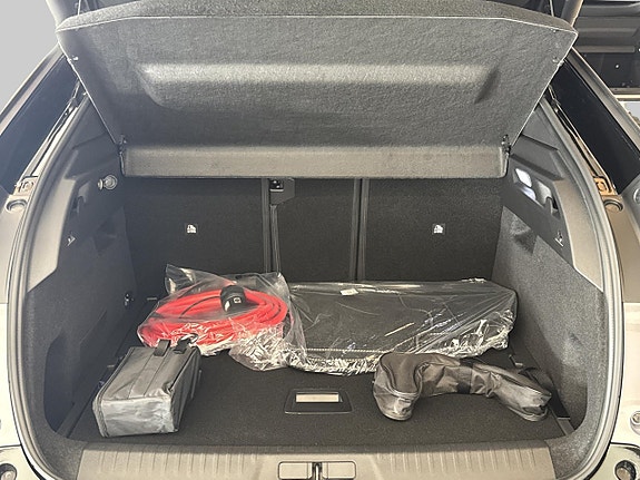 Peugeot e-3008 15 of 23