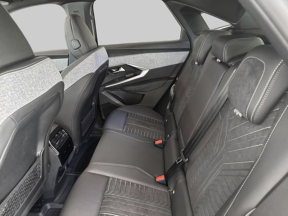 Peugeot e-3008 9 of 23