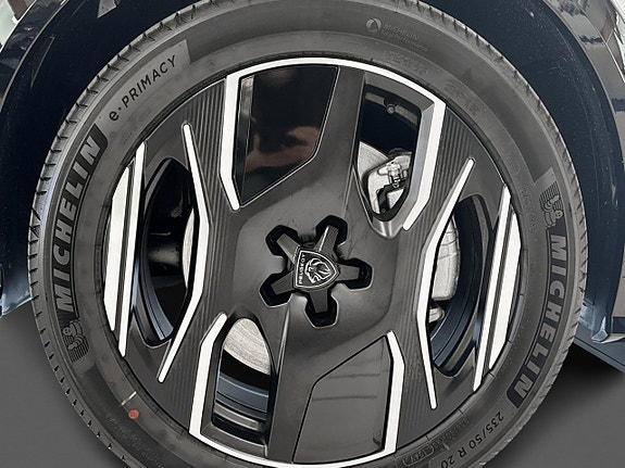 Peugeot e-3008 17 of 23