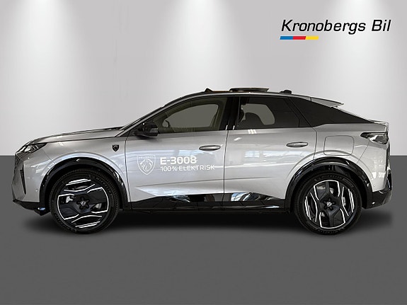 Peugeot e-3008 4 of 23