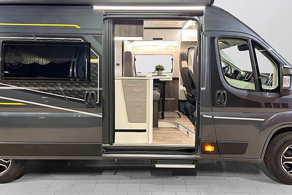Benimar BENIVAN 160 VAN 640 AUTOMAT LÅNGBÄDDAR Dieselvärmare ADAPTIV Farthållare 4 of 30