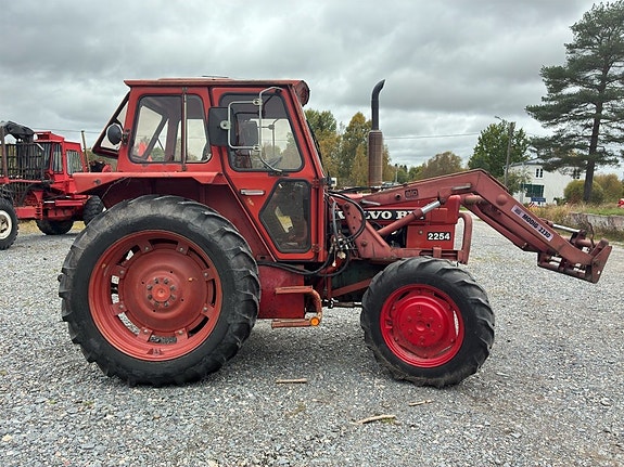 Traktor med lastare BM VOLVO 2254 4 of 6
