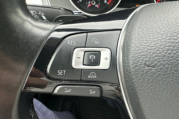 Volkswagen Passat Alltrack 23 of 30