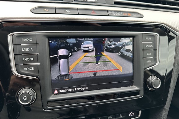 Volkswagen Passat Alltrack 29 of 30