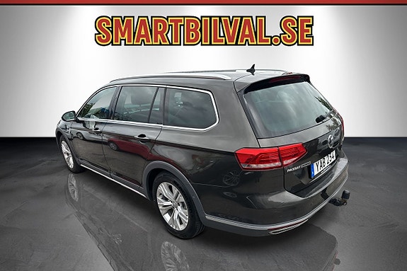 Volkswagen Passat Alltrack 3 of 30