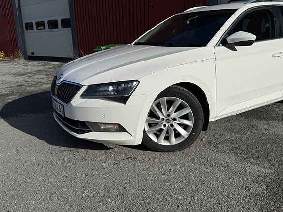 Skoda Superb 8 of 28