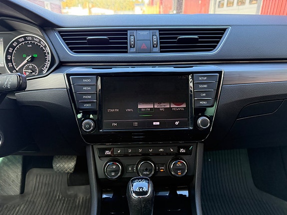Skoda Superb 22 of 28