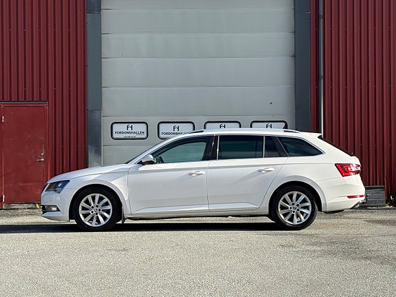 Skoda Superb 2 of 28