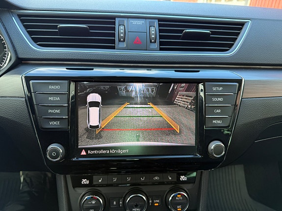 Skoda Superb 21 of 28