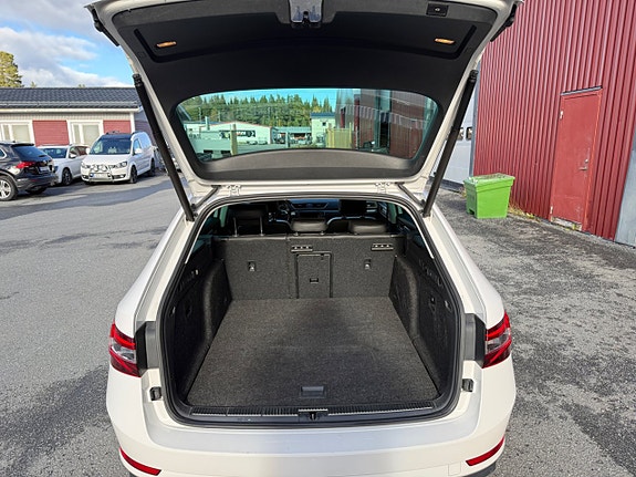 Skoda Superb 17 of 28