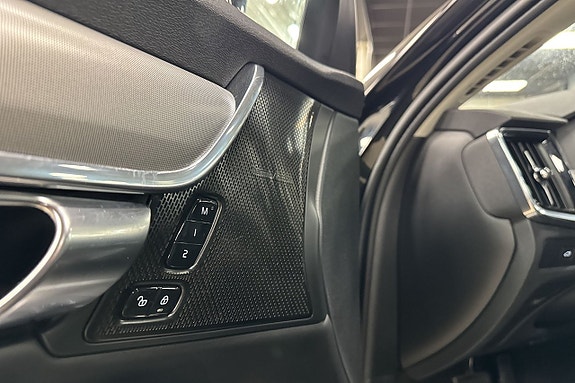 Volvo V90 Cross Country 12 of 29