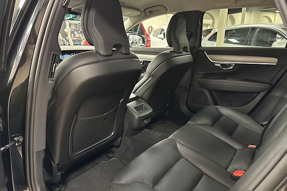 Volvo V90 Cross Country 8 of 29