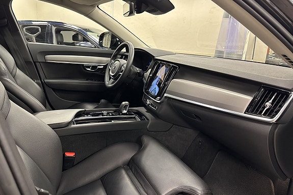 Volvo V90 Cross Country 6 of 29