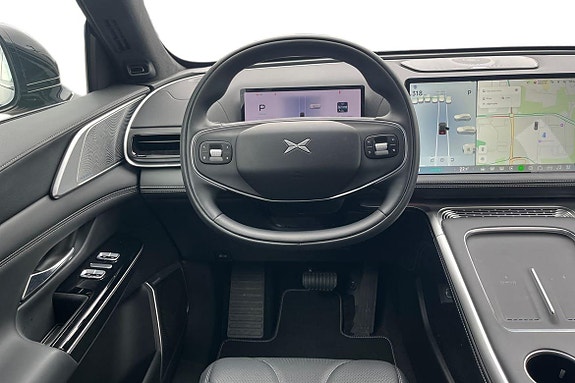 XPeng G9 11 of 18