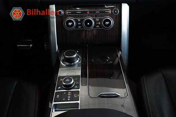 Land Rover Range Rover 15 of 30