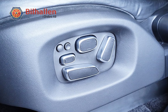 Land Rover Range Rover 25 of 30