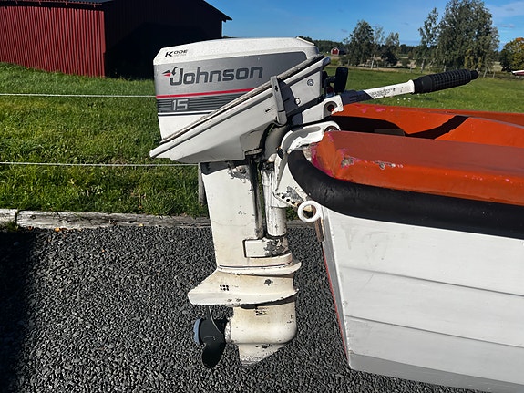 Plastbåt / fiske / fritid längd 4,5 m med 15 hk Johnson på 80 km trailer. 3 of 5