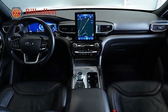 Ford Explorer 12 of 30