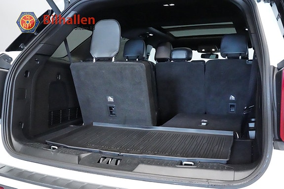 Ford Explorer 23 of 30