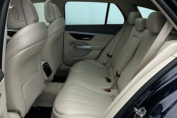 Mercedes-Benz E300 de 13 of 29