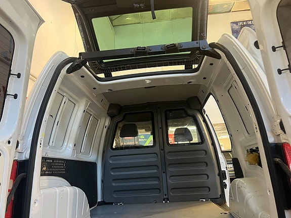 Volkswagen Caddy 17 of 19