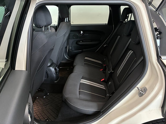 MINI Clubman Cooper SD 12 of 15