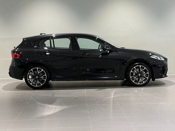 BMW 120 3 of 18
