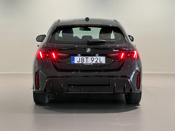 BMW 120 4 of 18