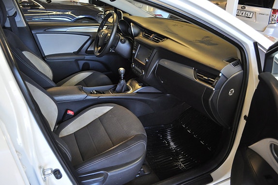 Toyota Avensis 11 of 14