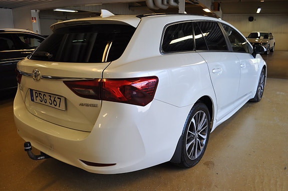 Toyota Avensis 6 of 14