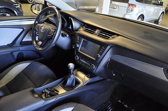 Toyota Avensis 12 of 14