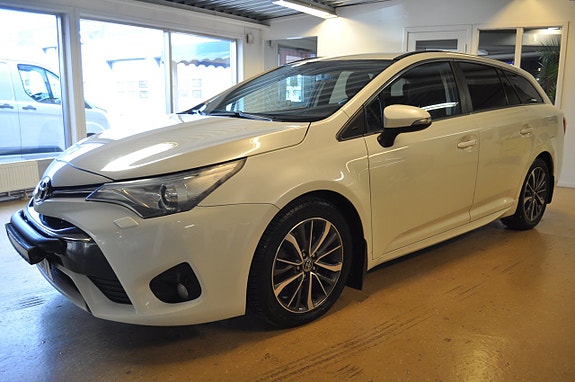 Toyota Avensis 2 of 14