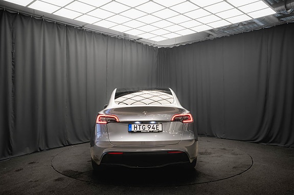 Tesla Model Y 8 of 22