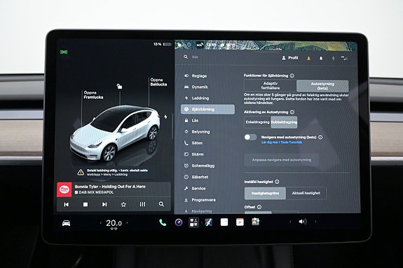 Tesla Model Y 15 of 27