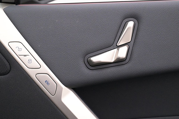 BMW iX 16 of 27