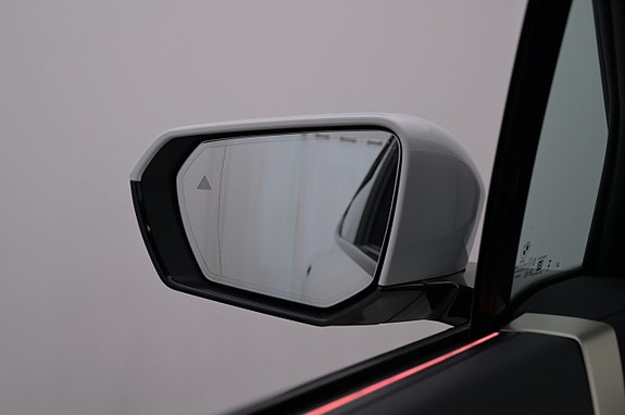 BMW iX 24 of 27