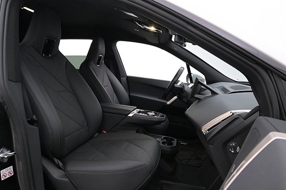 BMW iX 15 of 27