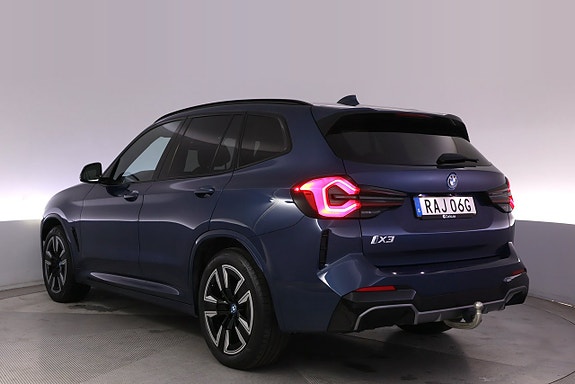 BMW iX3 4 of 27