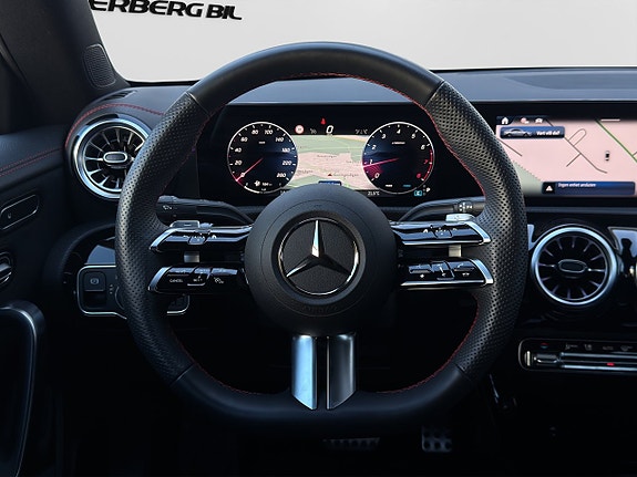 Mercedes-Benz CLA200 12 of 30