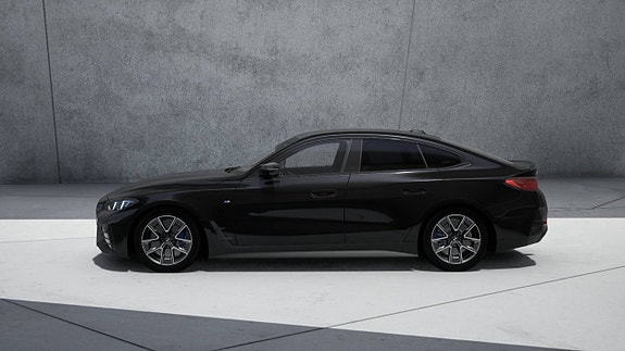 BMW i4 3 of 11