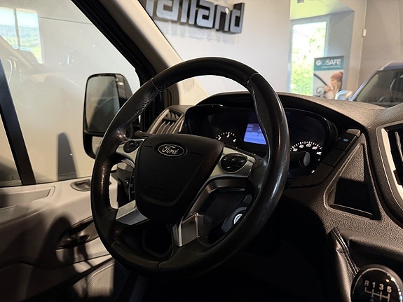 Ford Transit 9 of 30
