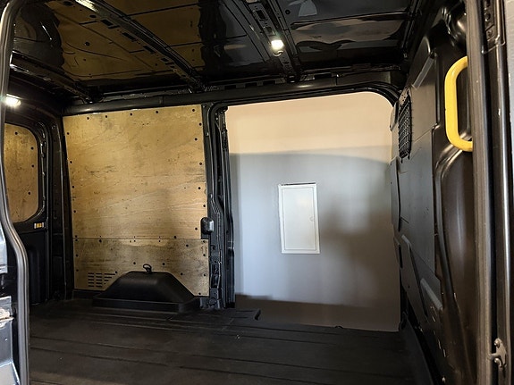 Ford Transit 18 of 30