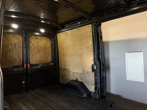 Ford Transit 19 of 30