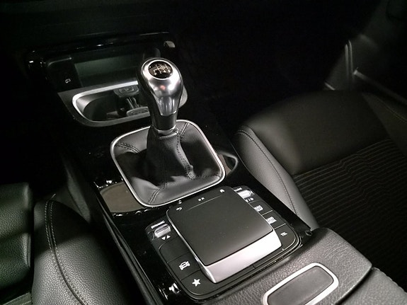 Mercedes-Benz B180 d 16 of 18
