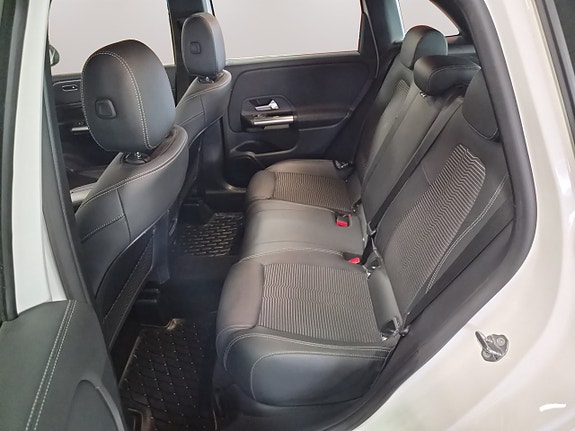 Mercedes-Benz B180 d 12 of 18