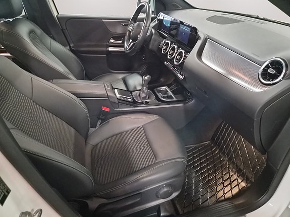 Mercedes-Benz B180 d 11 of 18