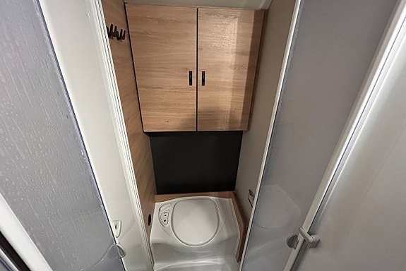 Knaus L!VE TI PLATINUM SELECTION 590 MF AUTOMAT Franskbädd ADAPTIV Farthållare 26 of 30