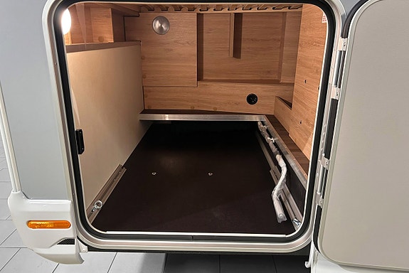 Knaus L!VE TI PLATINUM SELECTION 590 MF AUTOMAT Franskbädd ADAPTIV Farthållare 28 of 30