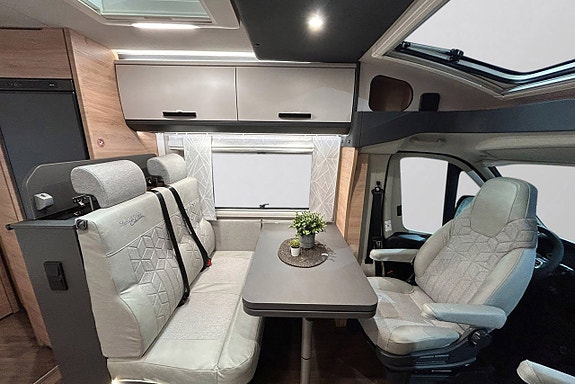 Knaus L!VE TI PLATINUM SELECTION 590 MF AUTOMAT Franskbädd ADAPTIV Farthållare 6 of 30