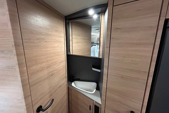 Knaus L!VE TI PLATINUM SELECTION 590 MF AUTOMAT Franskbädd ADAPTIV Farthållare 23 of 30